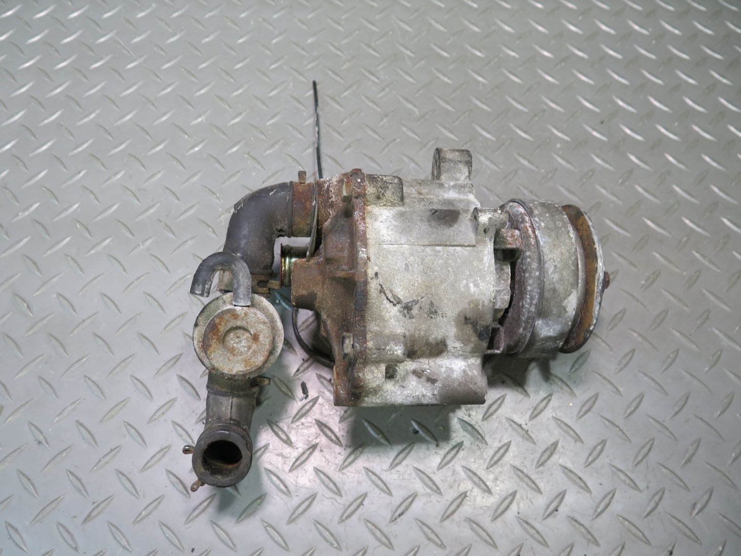 81-89 Mercedes R107 380SL 560SL Air Injection Smog Pump 0001400885 OEM