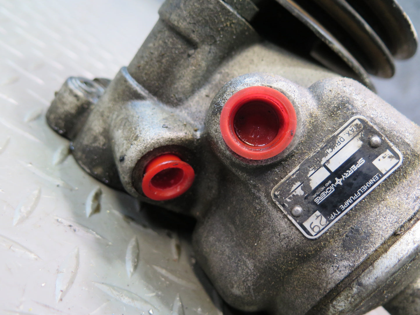 73-85 Mercedes R107 380SL 450SL Power Steering Pump Motor OEM