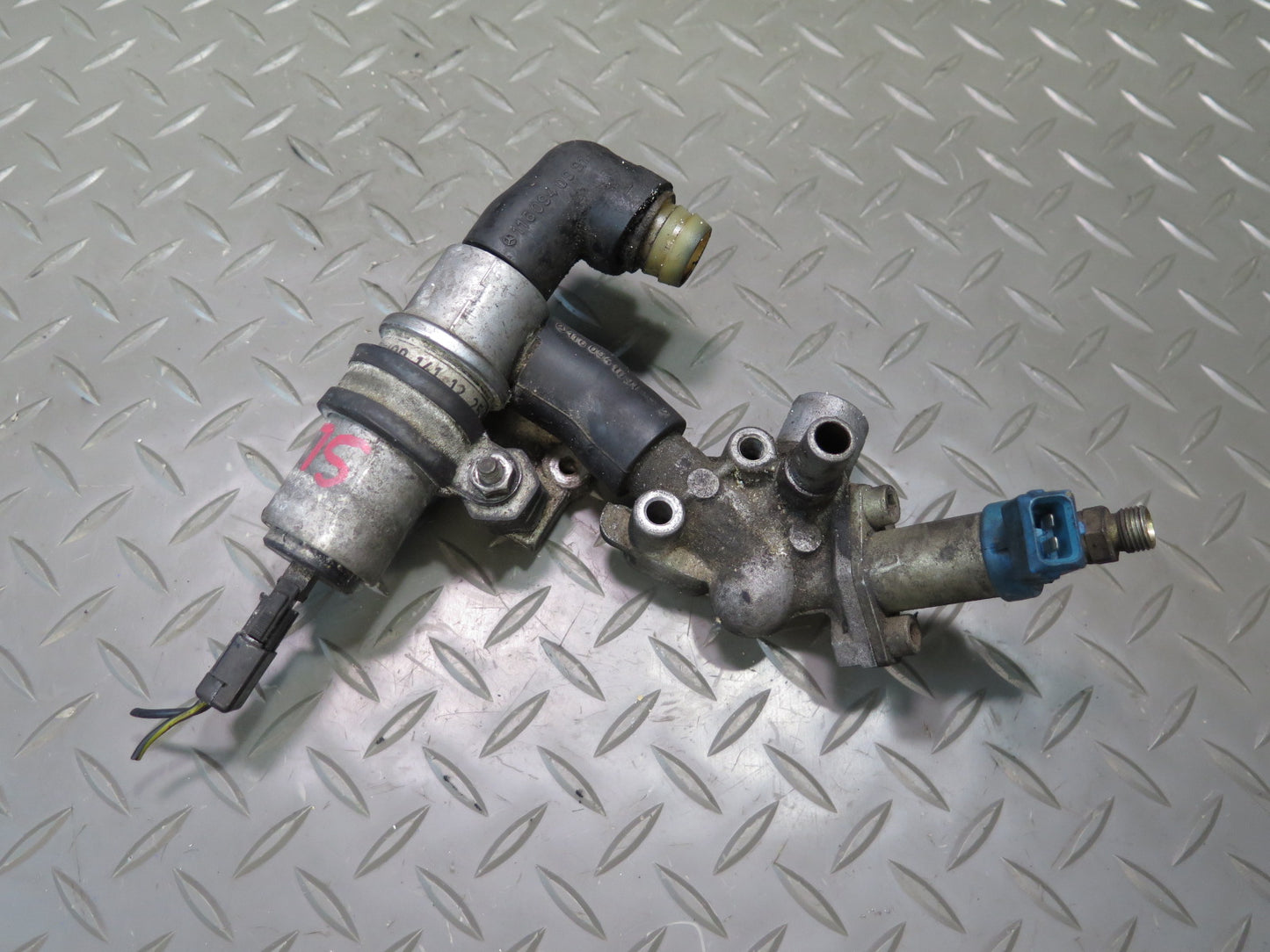 81-85 Mercedes R107 380SL M116.962 Cold Start Idle Air Control Valve OEM