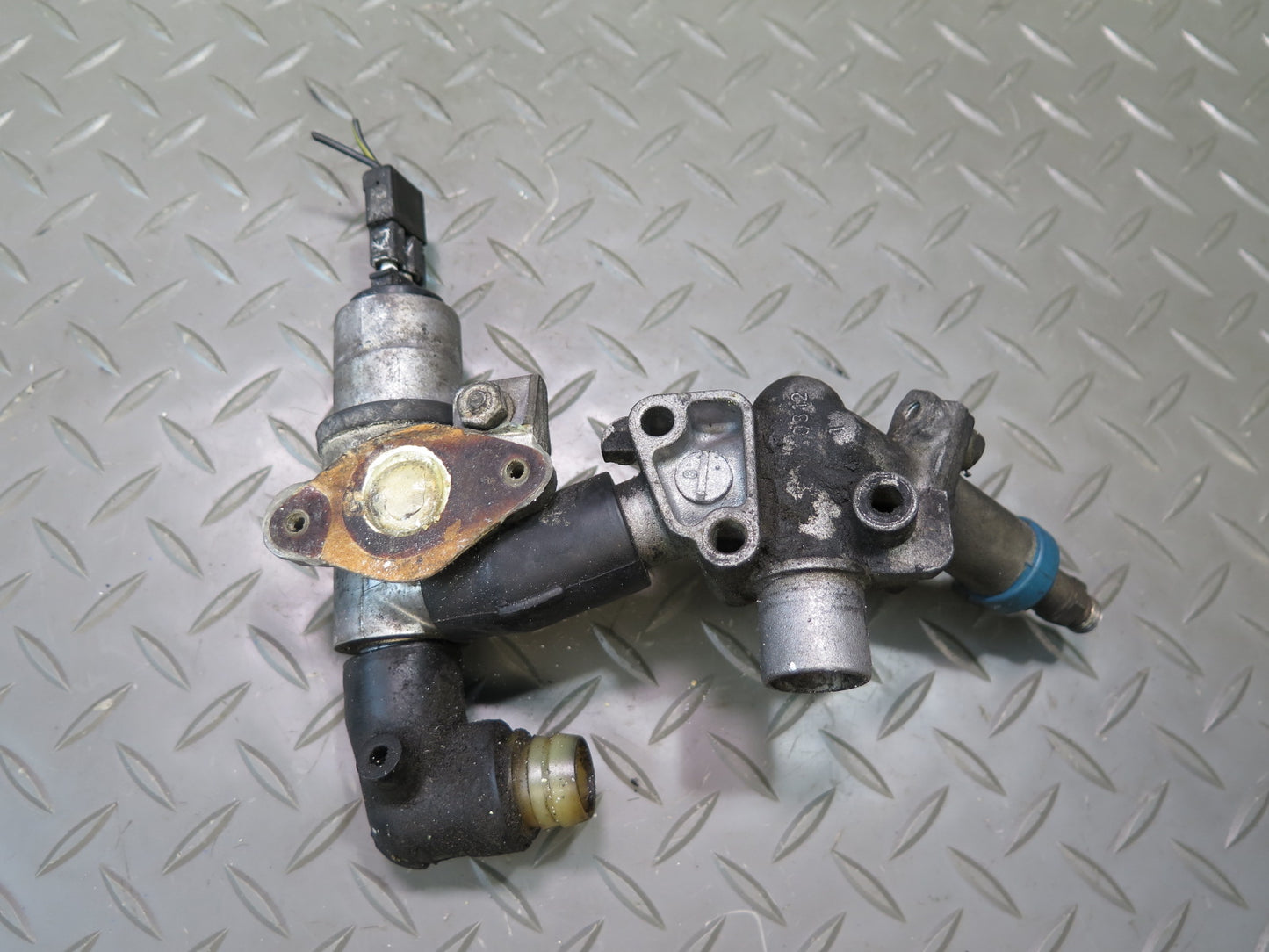 81-85 Mercedes R107 380SL M116.962 Cold Start Idle Air Control Valve OEM