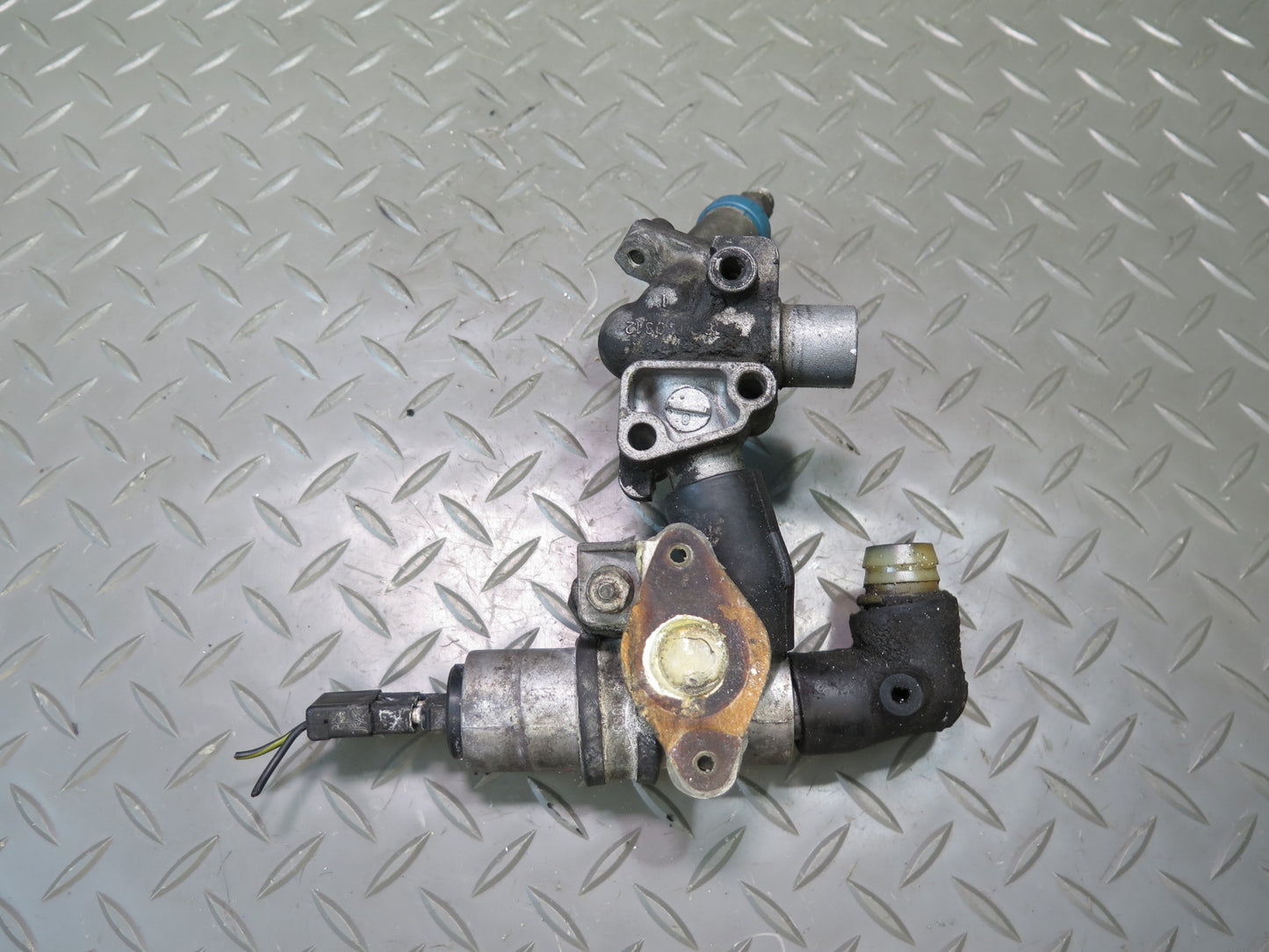 81-85 Mercedes R107 380SL M116.962 Cold Start Idle Air Control Valve OEM