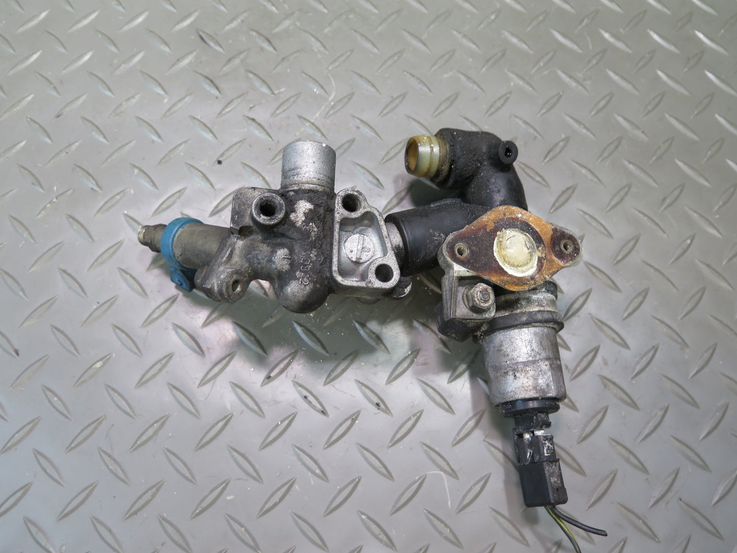 81-85 Mercedes R107 380SL M116.962 Cold Start Idle Air Control Valve OEM