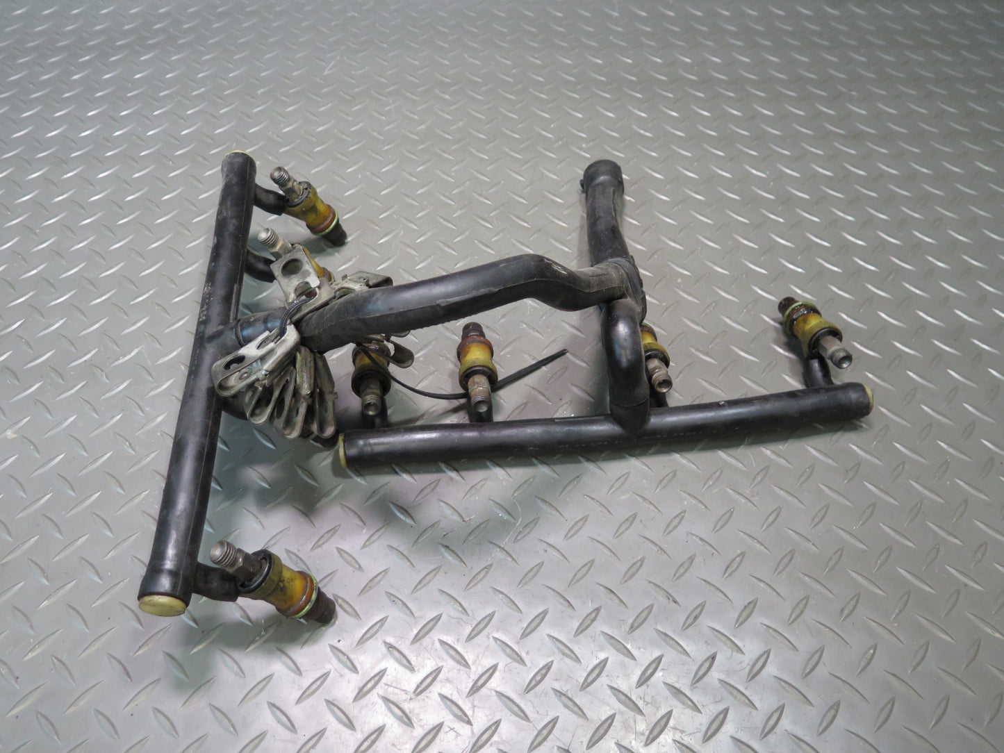 81-85 Mercedes R107 380SL 3.8L M116.962 Engine Fuel Rail w Injector Set OEM