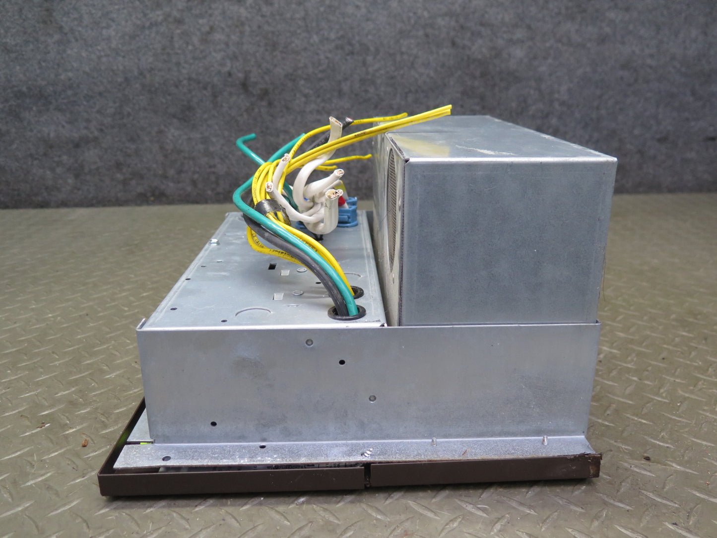 02-03 VW Eurovan T4 Winnebago Vista Magnetek 7345 Power Converter Charger 45 AMP