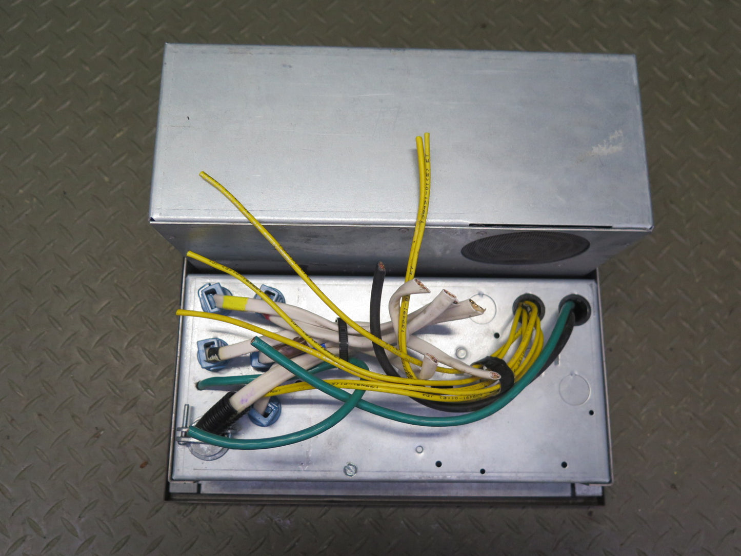 02-03 VW Eurovan T4 Winnebago Vista Magnetek 7345 Power Converter Charger 45 AMP