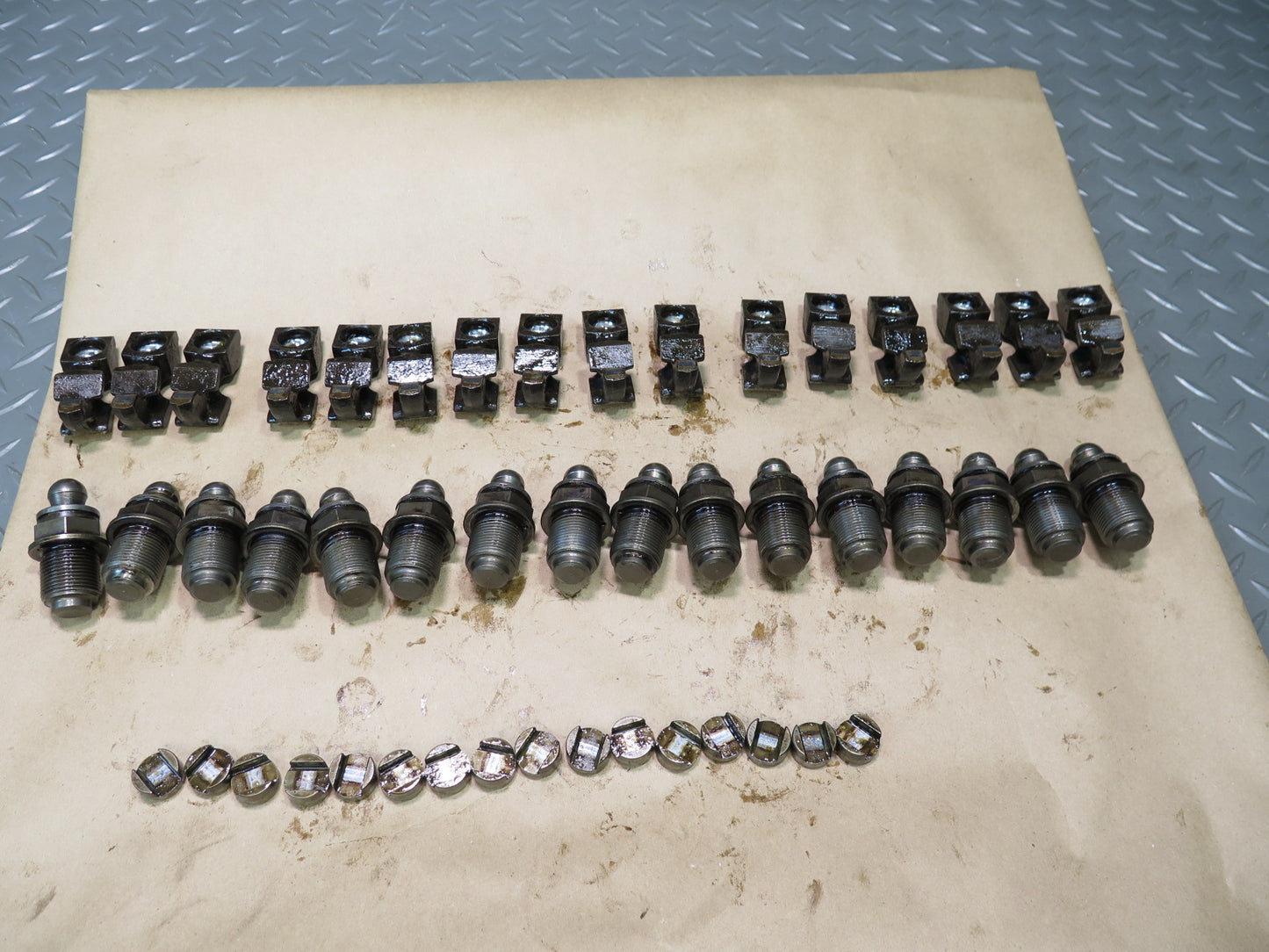 81-85 Mercedes R107 380SL 48pcs Engine Valve Rocker Arm & Arm Ball Stud Set OEM