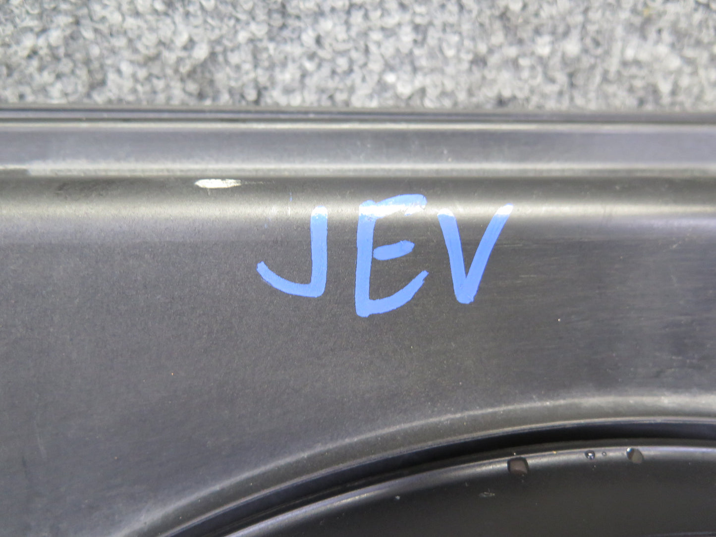 99-03 VW Eurovan T4 2.8L Engine Radiator Cooling Fan Motor Shroud 7D0121207 OEM