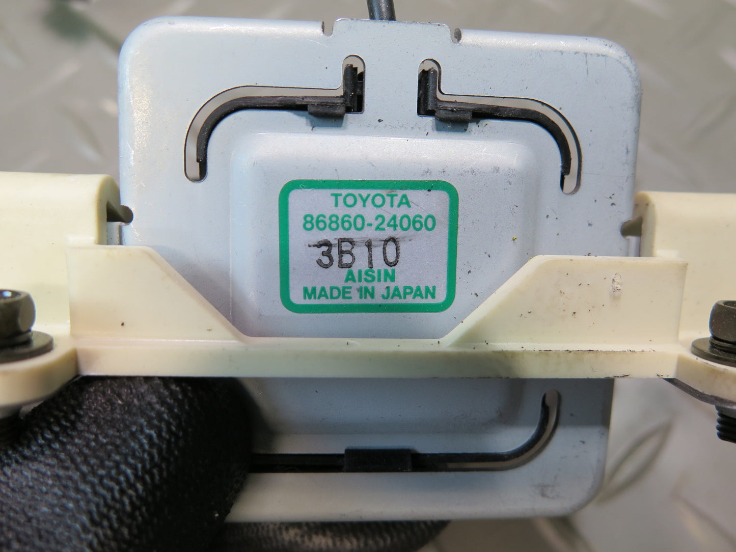 02-07 Lexus UZZ40L SC430 GPS Navigation Satellite Antenna 86860-24060 OEM