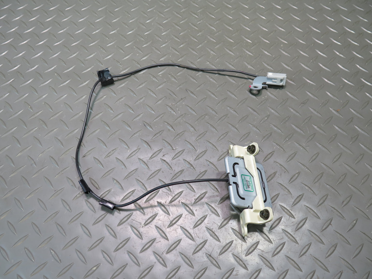 02-07 Lexus UZZ40L SC430 GPS Navigation Satellite Antenna 86860-24060 OEM