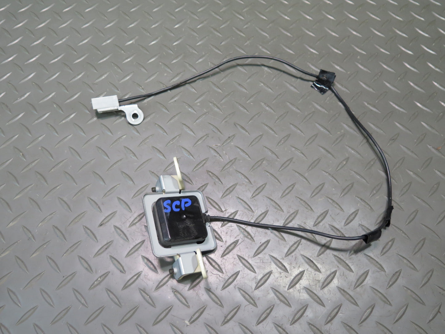 02-07 Lexus UZZ40L SC430 GPS Navigation Satellite Antenna 86860-24060 OEM