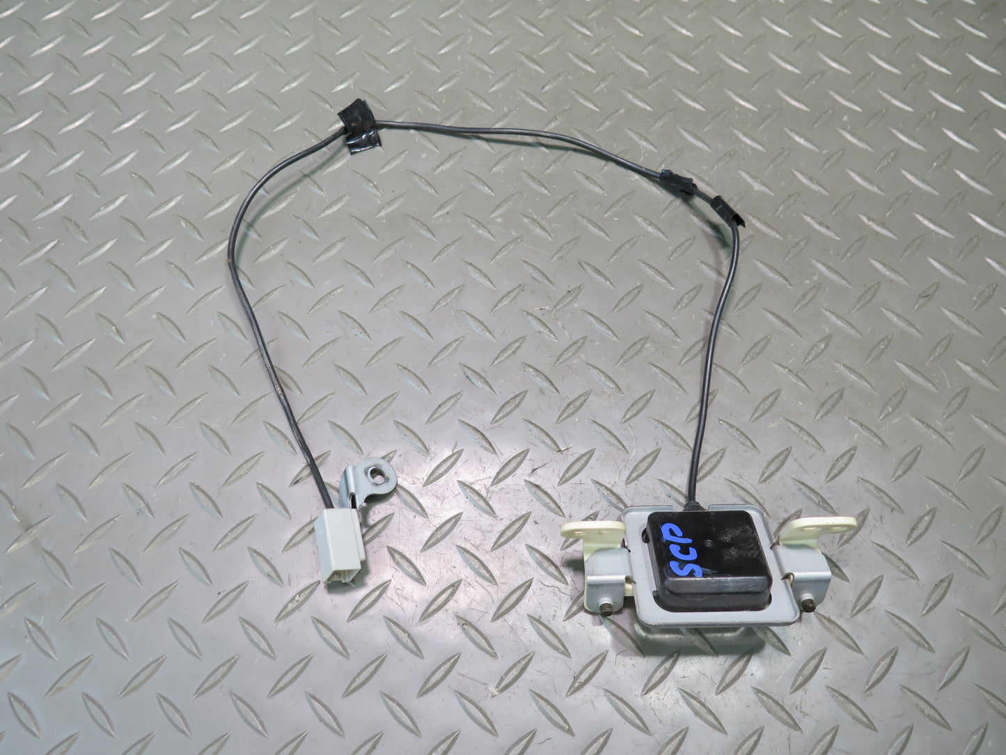 02-07 Lexus UZZ40L SC430 GPS Navigation Satellite Antenna 86860-24060 OEM