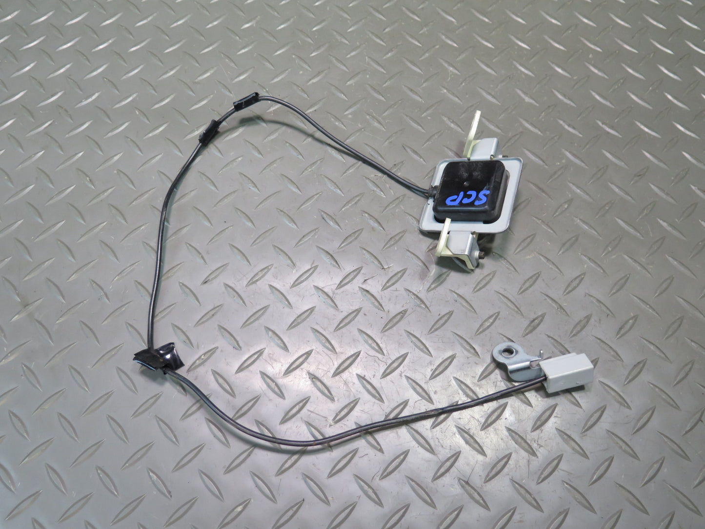 02-07 Lexus UZZ40L SC430 GPS Navigation Satellite Antenna 86860-24060 OEM