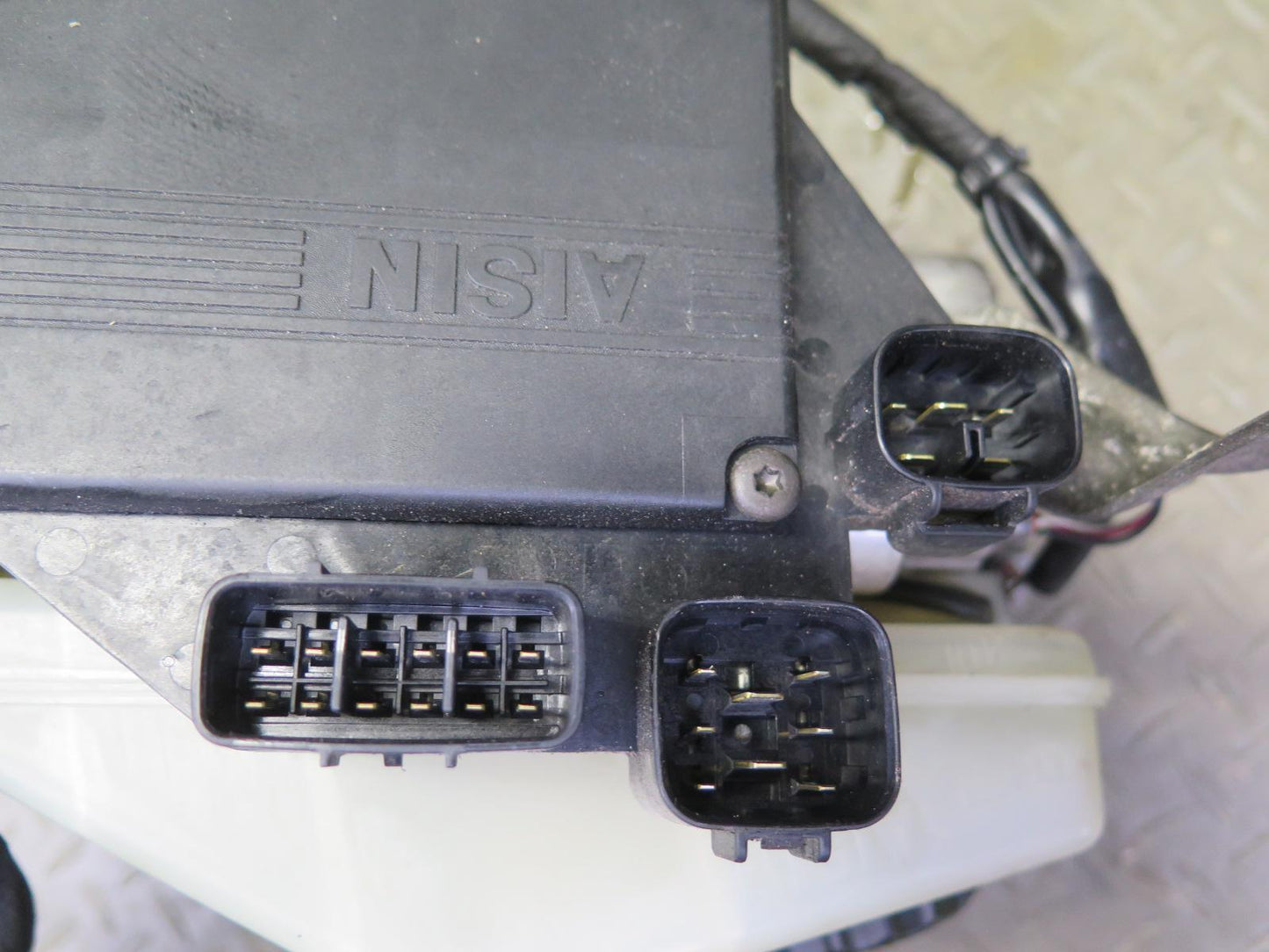 02-10 Lexus Z40 SC430 ABS Pump Brake Master Cylinder Booster Fluid Reservoir OEM