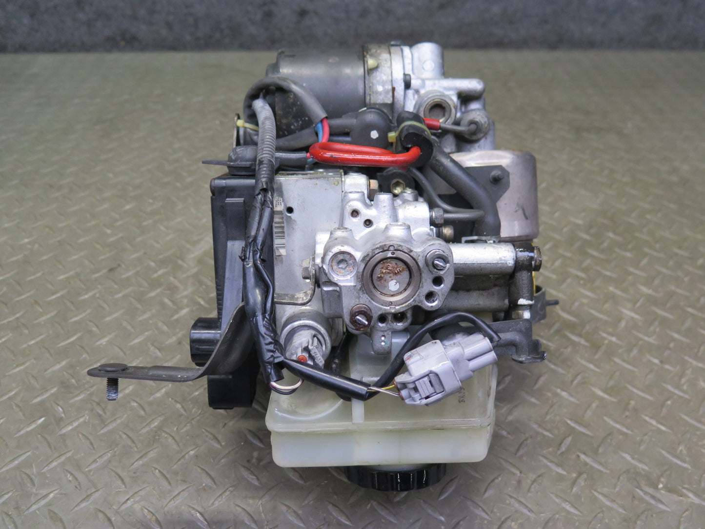 02-10 Lexus Z40 SC430 ABS Pump Brake Master Cylinder Booster Fluid Reservoir OEM
