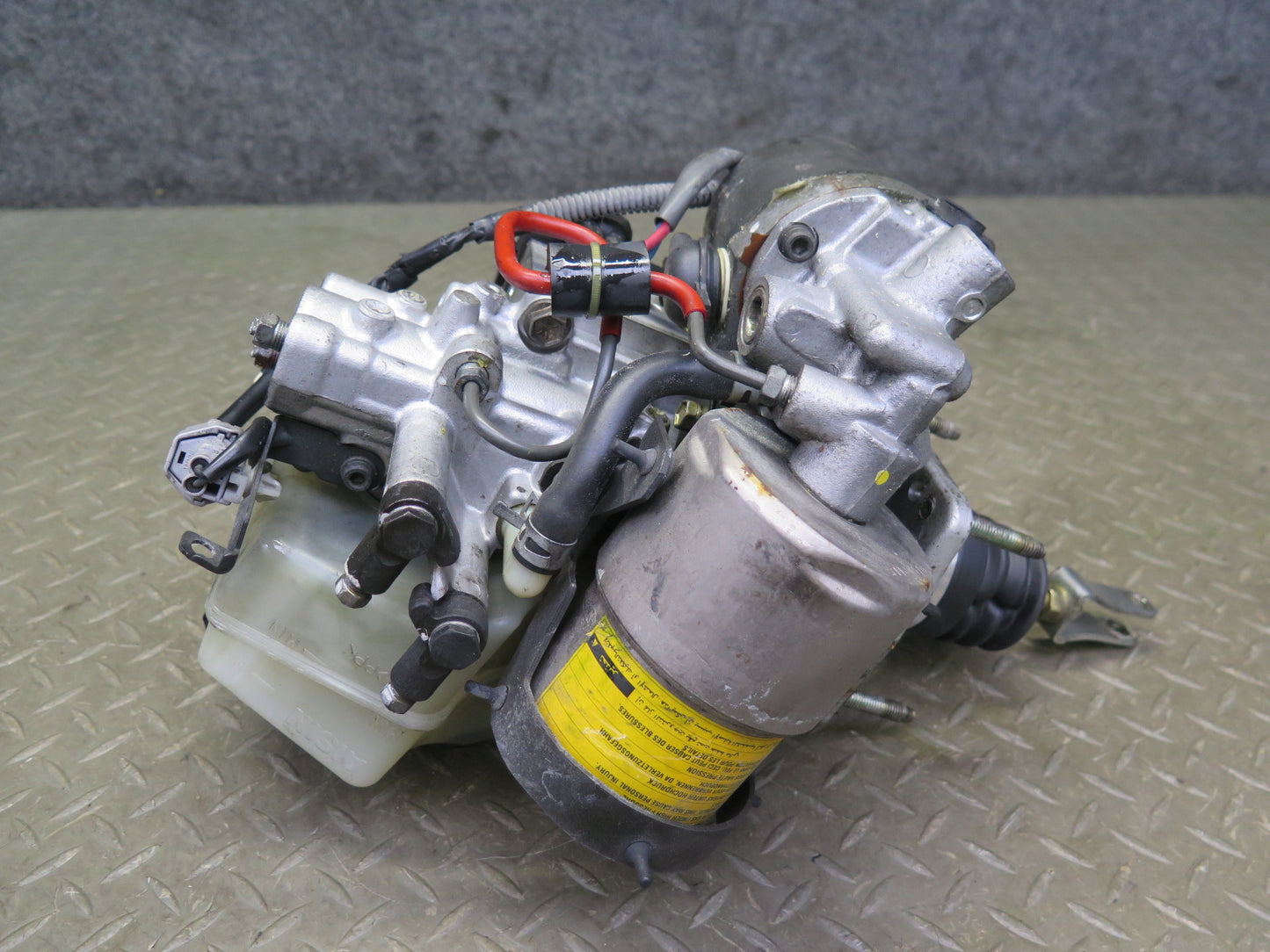02-10 Lexus Z40 SC430 ABS Pump Brake Master Cylinder Booster Fluid Reservoir OEM