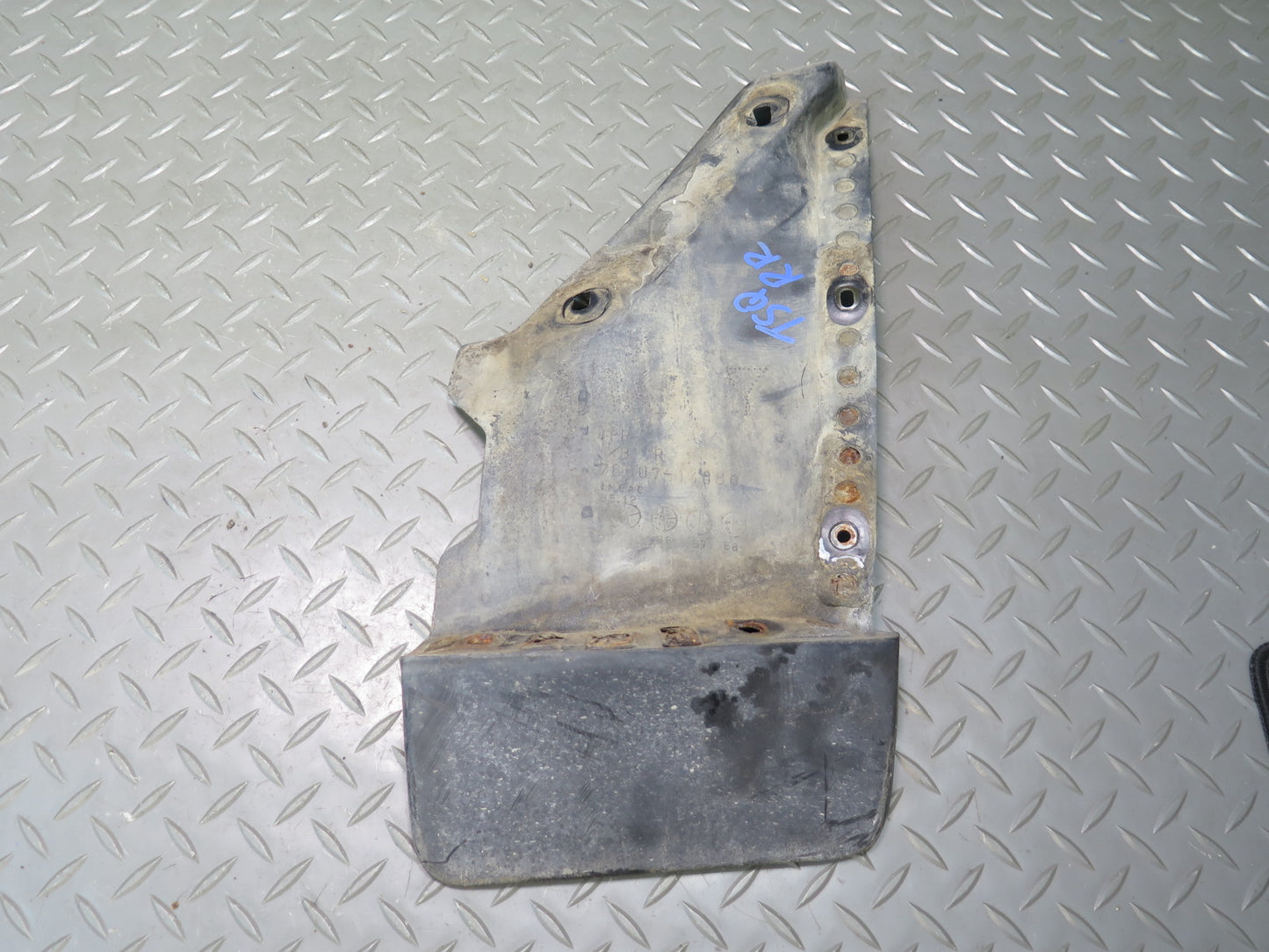 86-92 Toyota Supra MA70L Set of 2 Rear Left & Right MUD Flap OEM