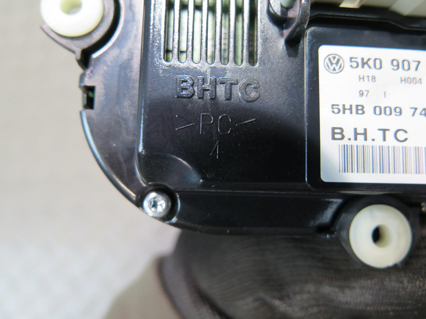 12-13 Volkswagen VW Golf R MK6 A/C Climate Control Switch Panel 5K0907044FE OEM