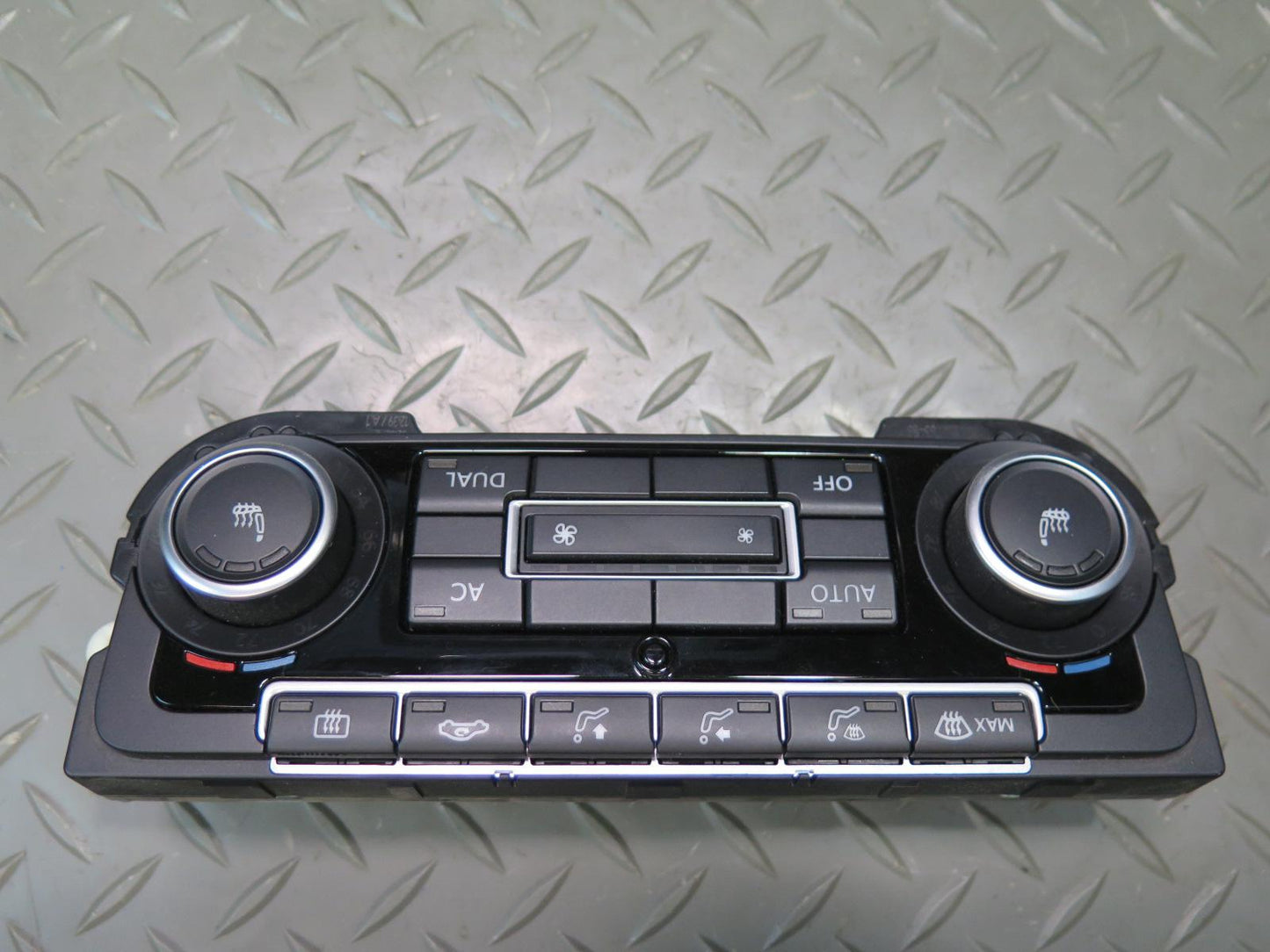 12-13 Volkswagen VW Golf R MK6 A/C Climate Control Switch Panel 5K0907044FE OEM