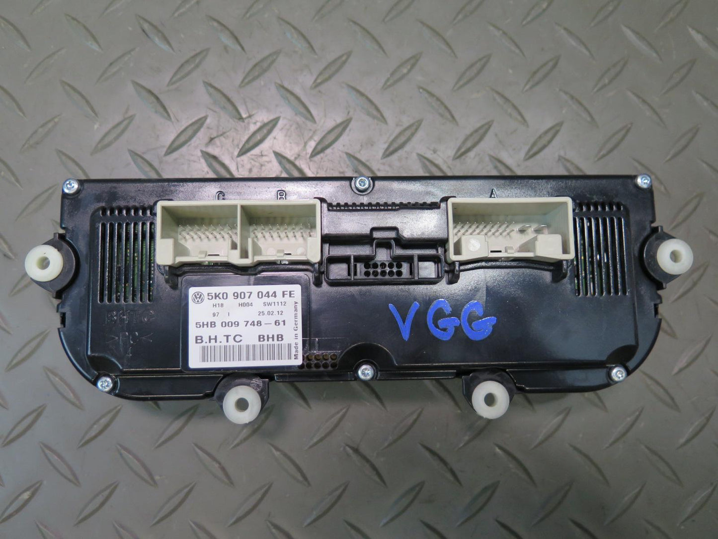 12-13 Volkswagen VW Golf R MK6 A/C Climate Control Switch Panel 5K0907044FE OEM