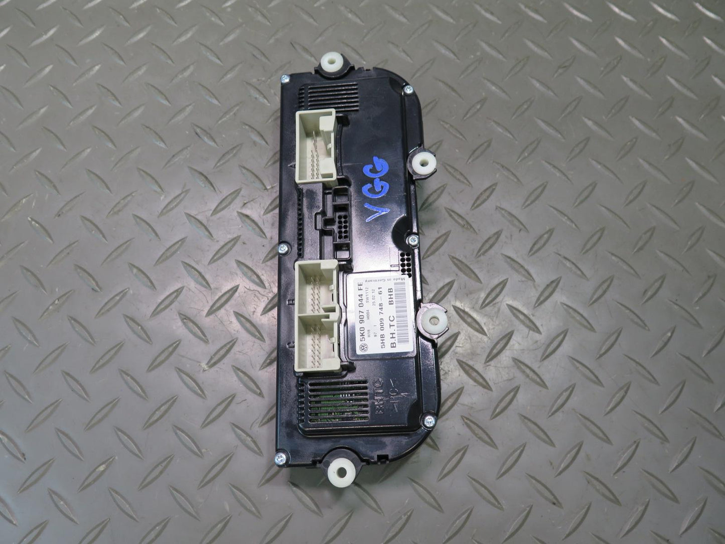 12-13 Volkswagen VW Golf R MK6 A/C Climate Control Switch Panel 5K0907044FE OEM