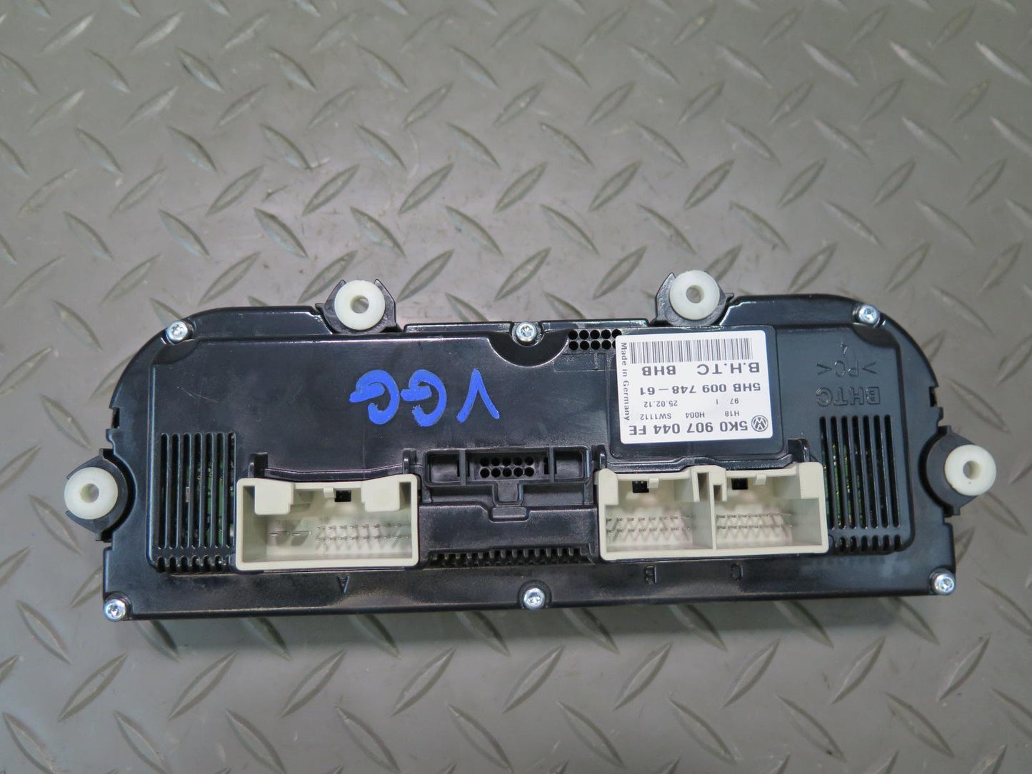 12-13 Volkswagen VW Golf R MK6 A/C Climate Control Switch Panel 5K0907044FE OEM