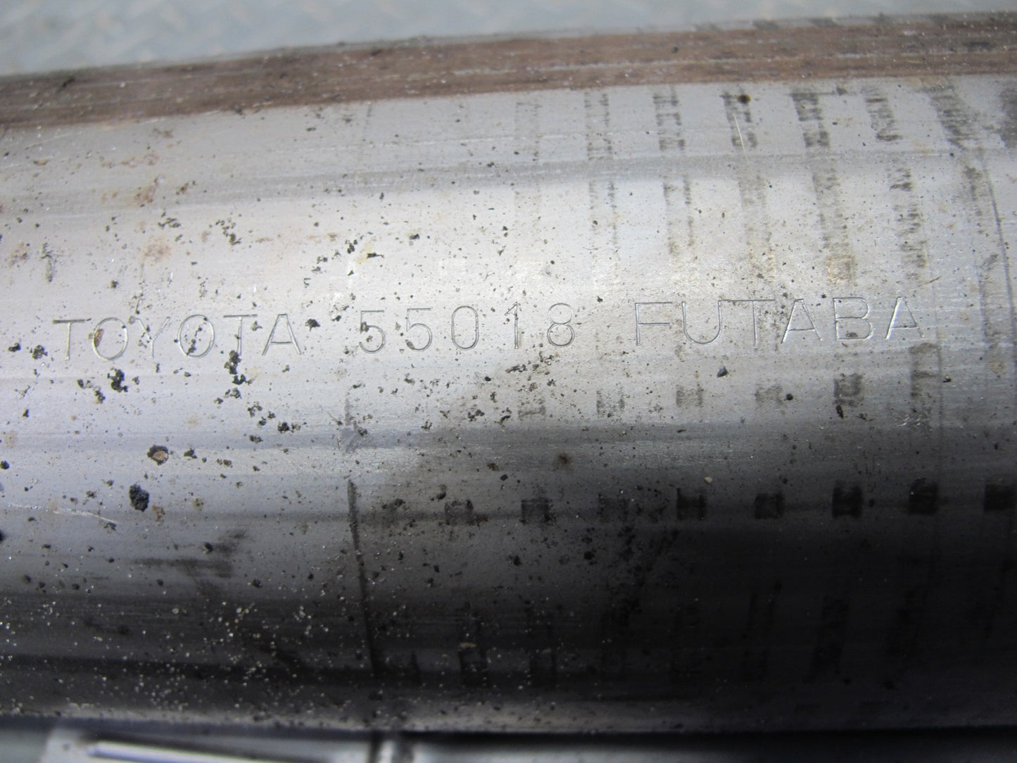 01-06 Lexus UCF30L LS430 Center Exhaust Pipe Line OEM