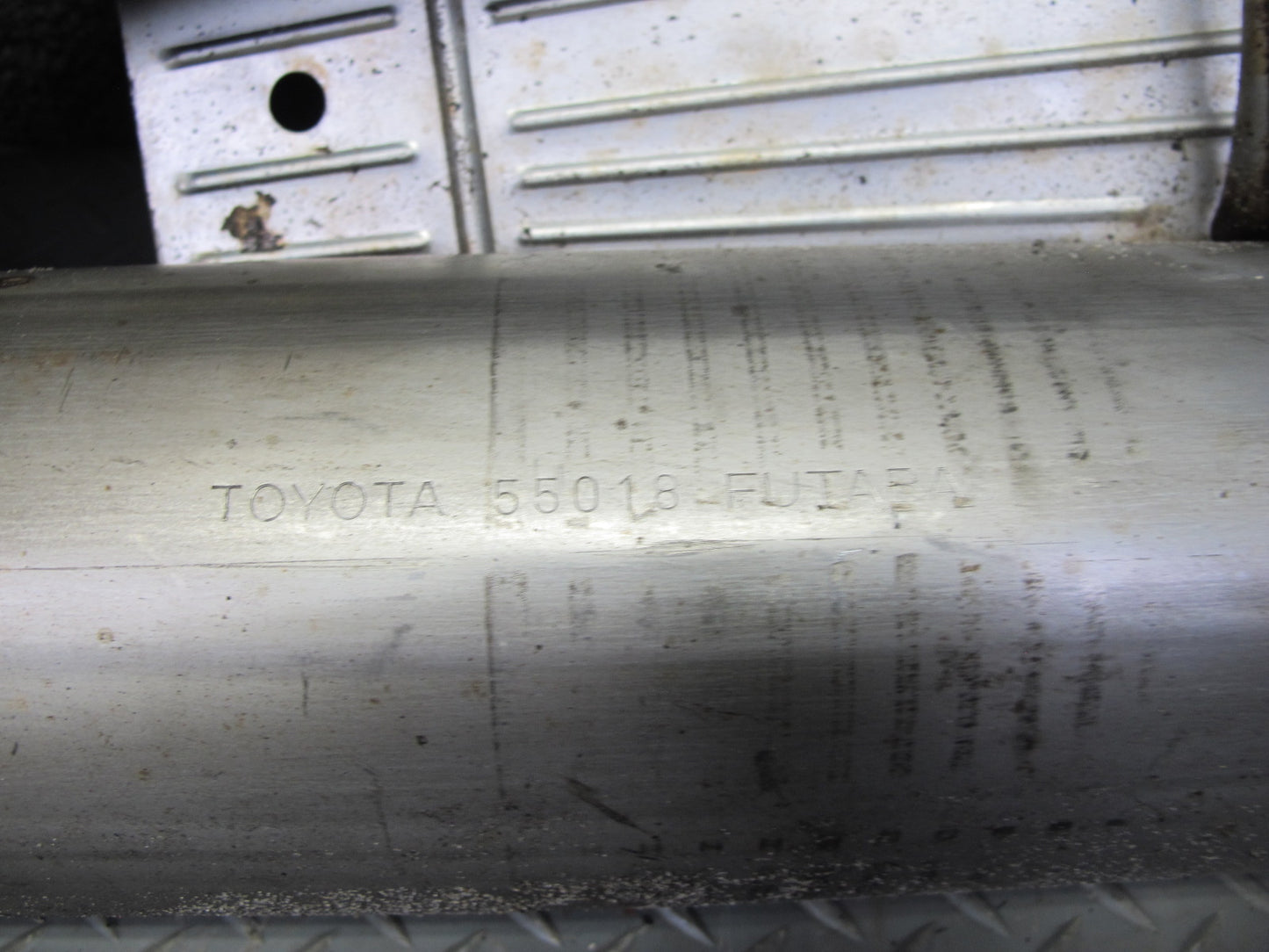 01-06 Lexus UCF30L LS430 Center Exhaust Pipe Line OEM