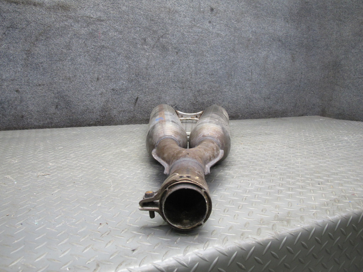 01-06 Lexus UCF30L LS430 Center Exhaust Pipe Line OEM