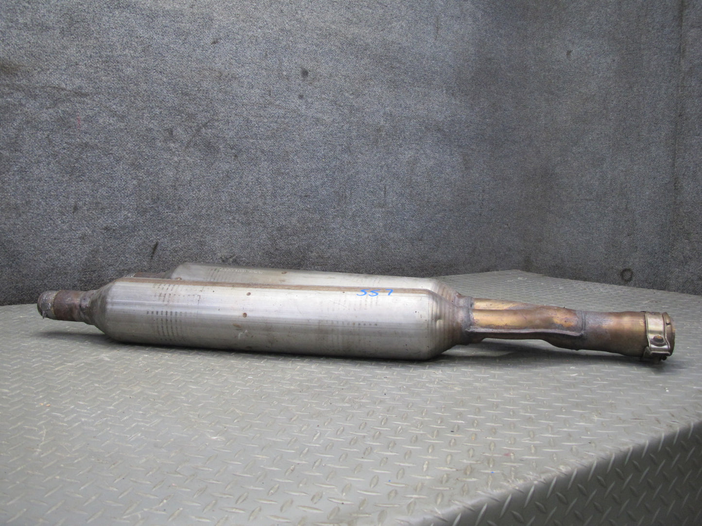 01-06 Lexus UCF30L LS430 Center Exhaust Pipe Line OEM