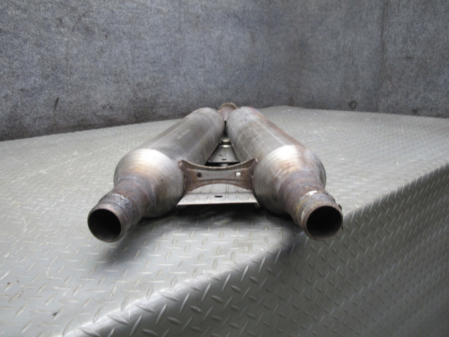 01-06 Lexus UCF30L LS430 Center Exhaust Pipe Line OEM