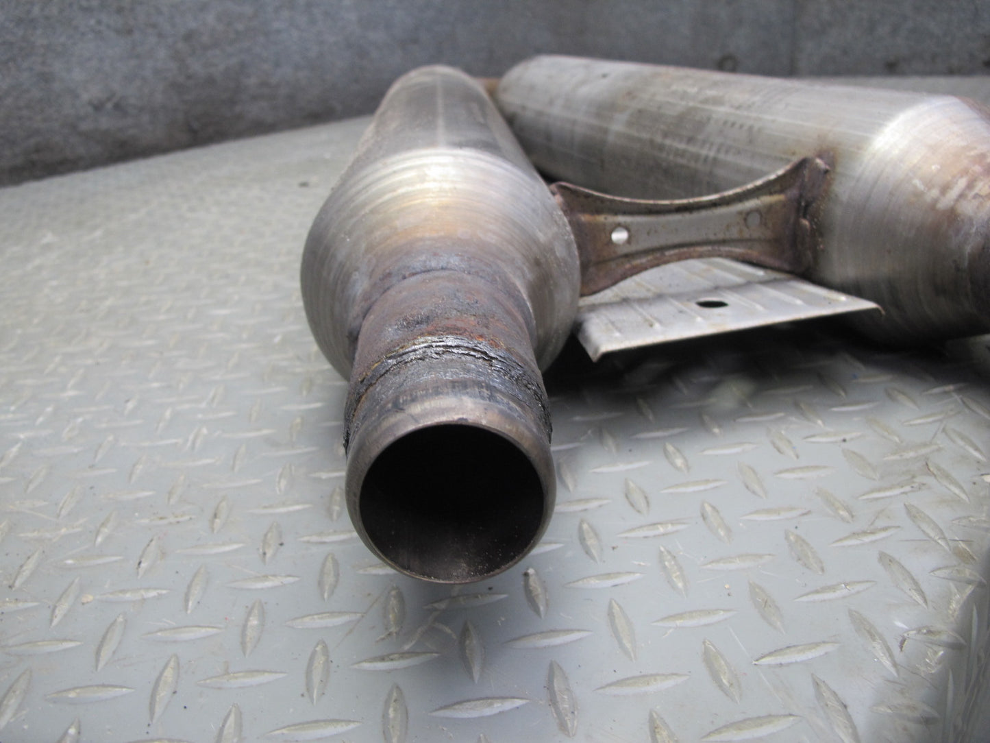 01-06 Lexus UCF30L LS430 Center Exhaust Pipe Line OEM