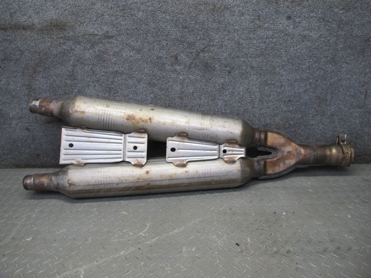 01-06 Lexus UCF30L LS430 Center Exhaust Pipe Line OEM