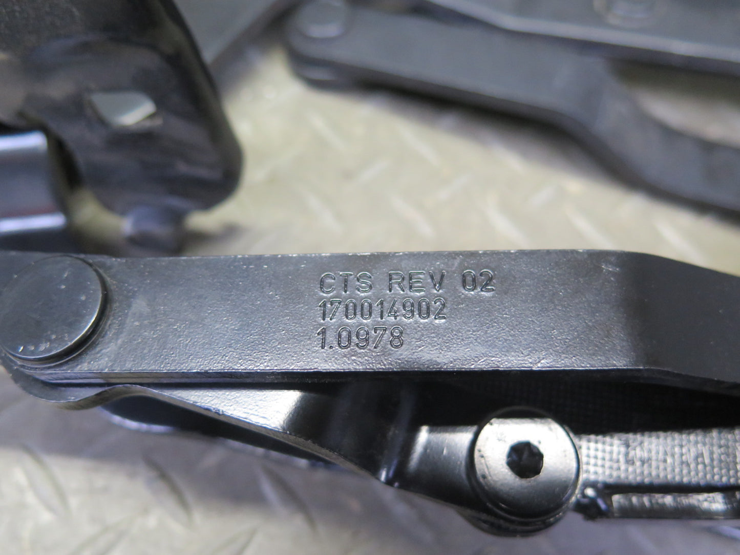 2004-2009 Cadillac XLR Rear Left & Right Side Convertible TOP Hinge Bracket Set