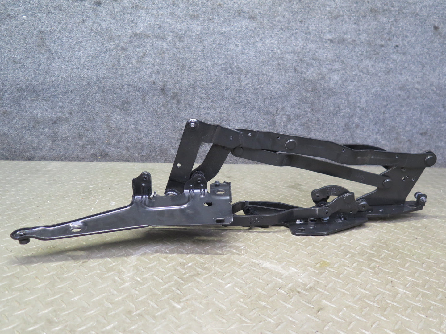 2004-2009 Cadillac XLR Rear Left & Right Side Convertible TOP Hinge Bracket Set