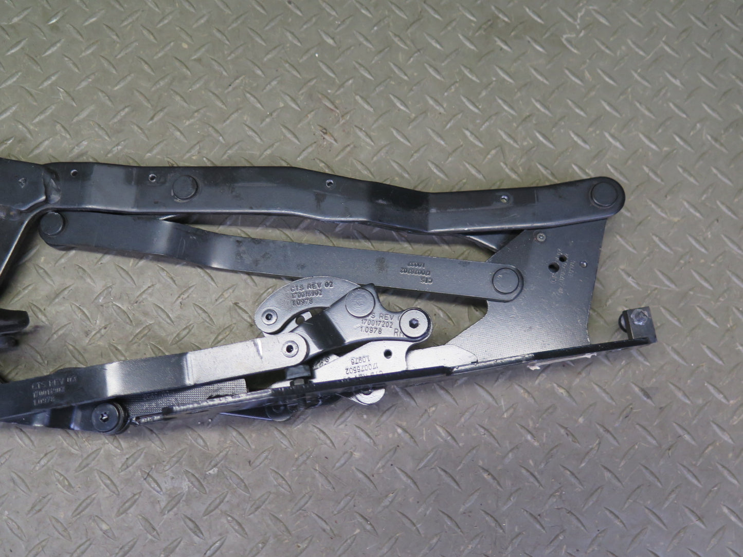 2004-2009 Cadillac XLR Rear Left & Right Side Convertible TOP Hinge Bracket Set