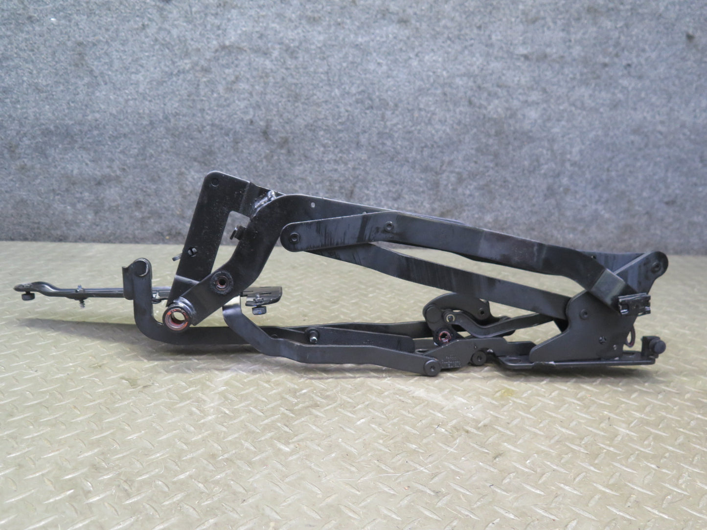 2004-2009 Cadillac XLR Rear Left & Right Side Convertible TOP Hinge Bracket Set