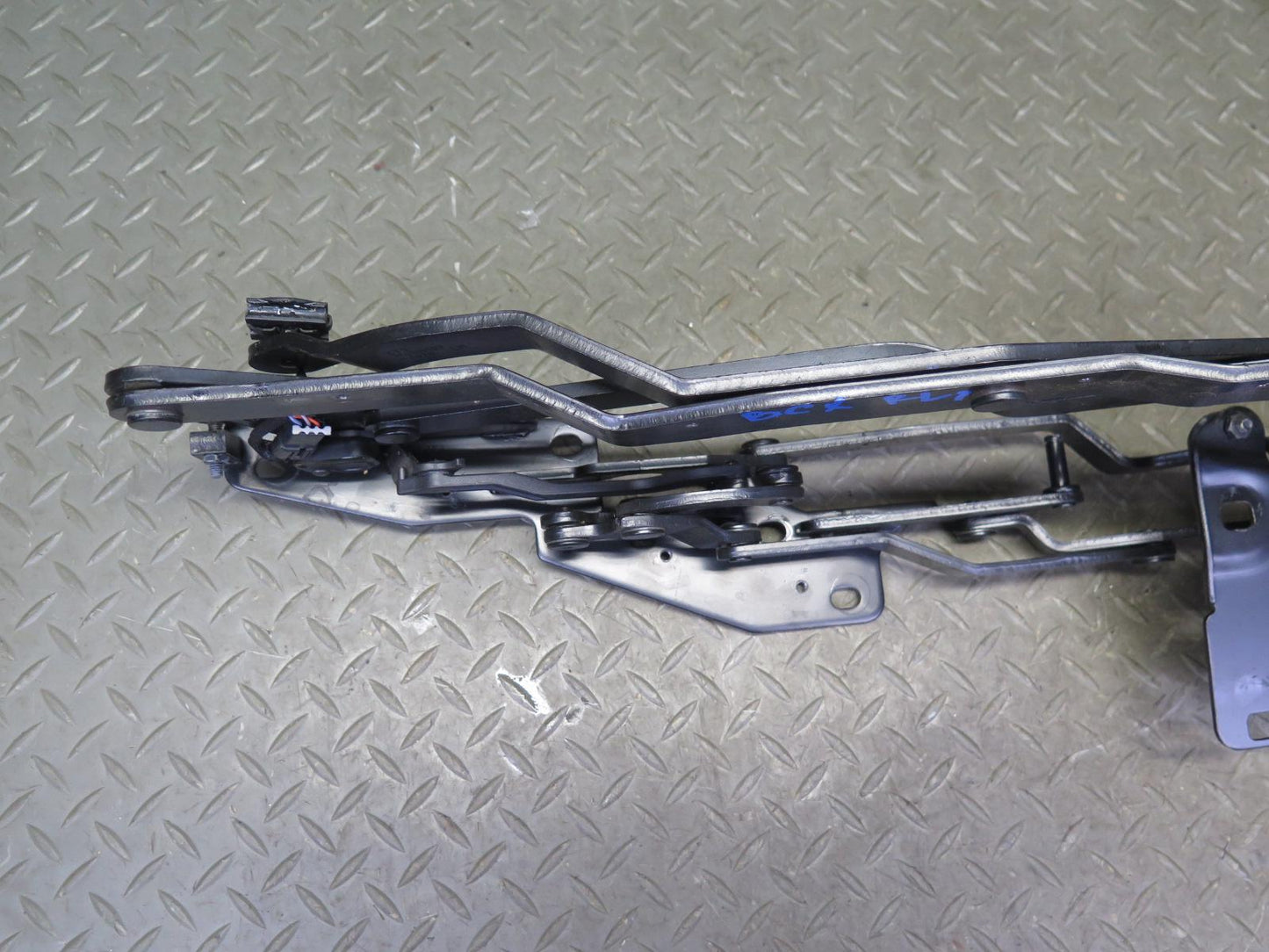 2004-2009 Cadillac XLR Rear Left & Right Side Convertible TOP Hinge Bracket Set