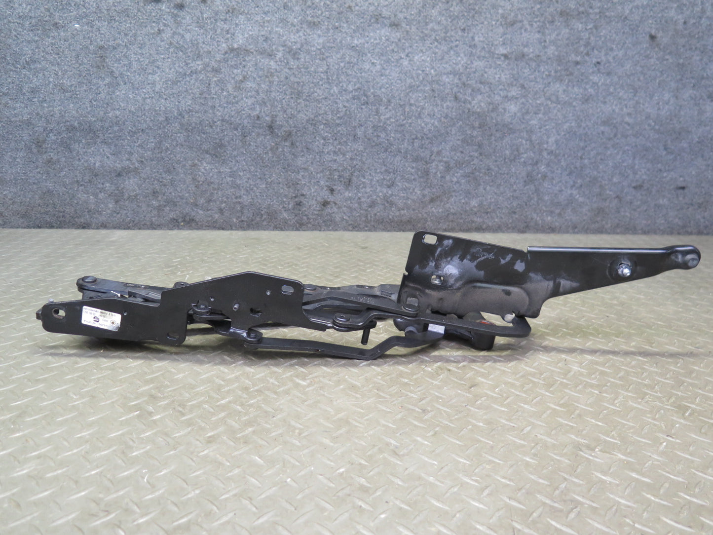 2004-2009 Cadillac XLR Rear Left & Right Side Convertible TOP Hinge Bracket Set
