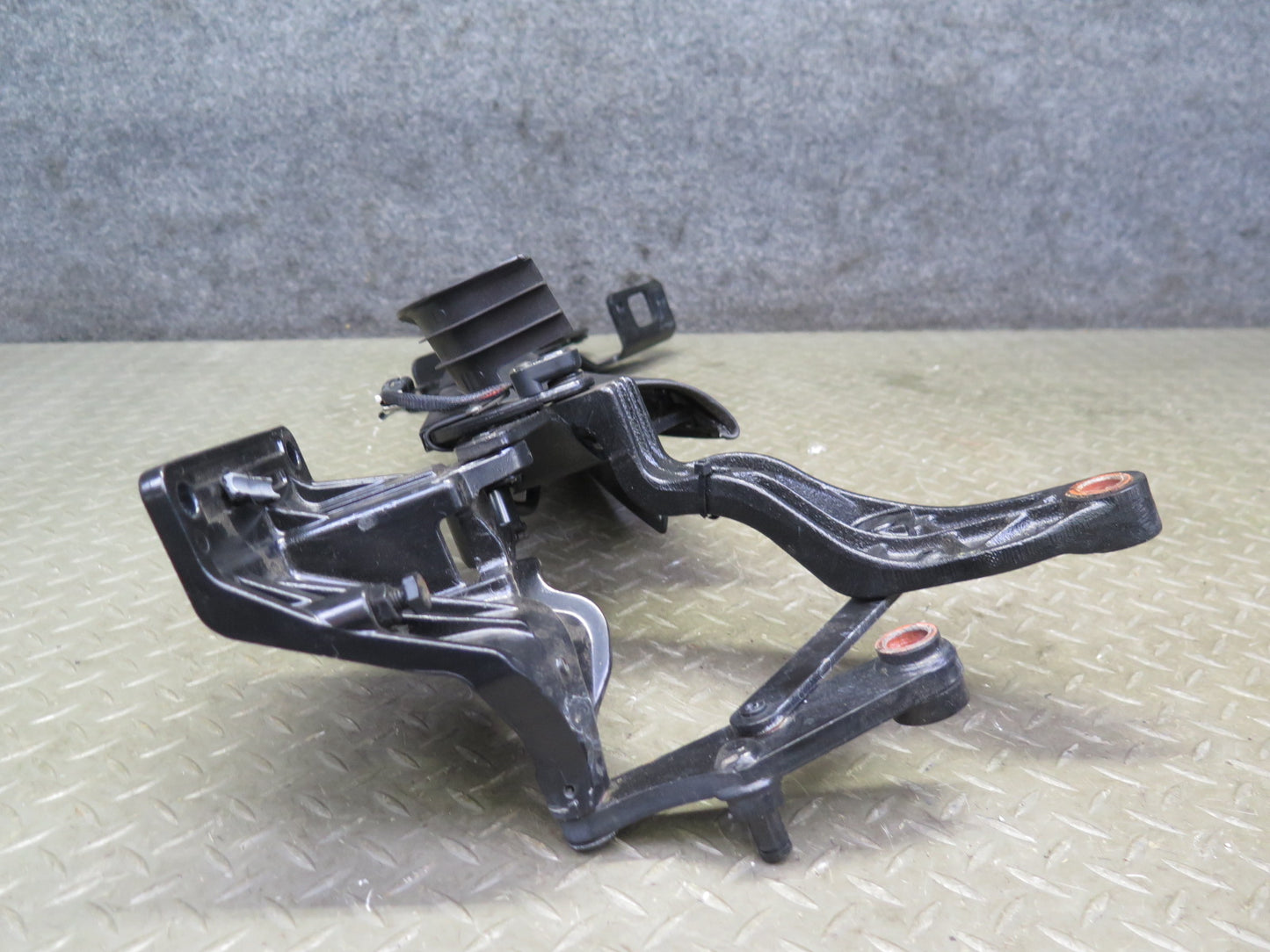 2004-2009 Cadillac XLR Left Right Side Convertible TOP Decklid Hinge Bracket Set