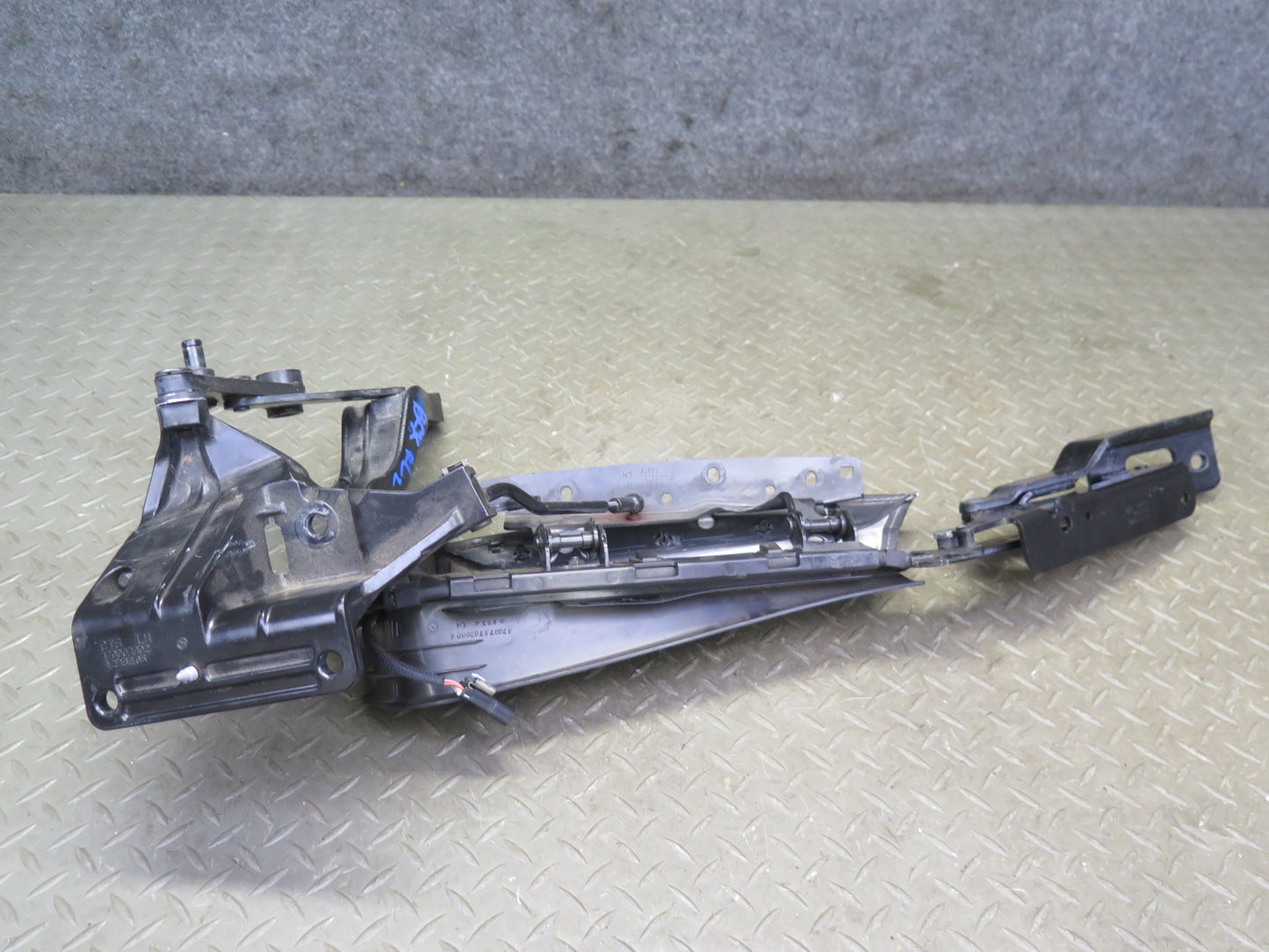 2004-2009 Cadillac XLR Left Right Side Convertible TOP Decklid Hinge Bracket Set