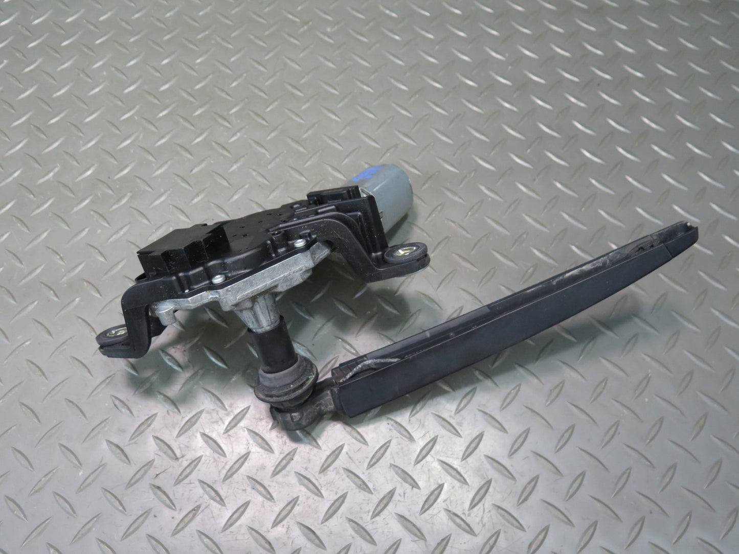 10-14 VW Golf GTI R MK6 Hatch Rear Windshield Trunk Lid Wiper Arm w Motor OEM