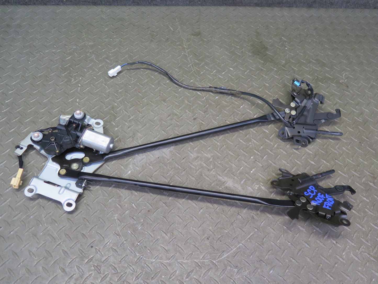 02-10 Lexus SC430 Convertible TOP Roof Lock Latch Actuators w Motor Assy OEM