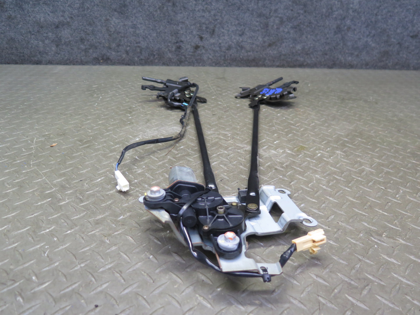 02-10 Lexus SC430 Convertible TOP Roof Lock Latch Actuators w Motor Assy OEM