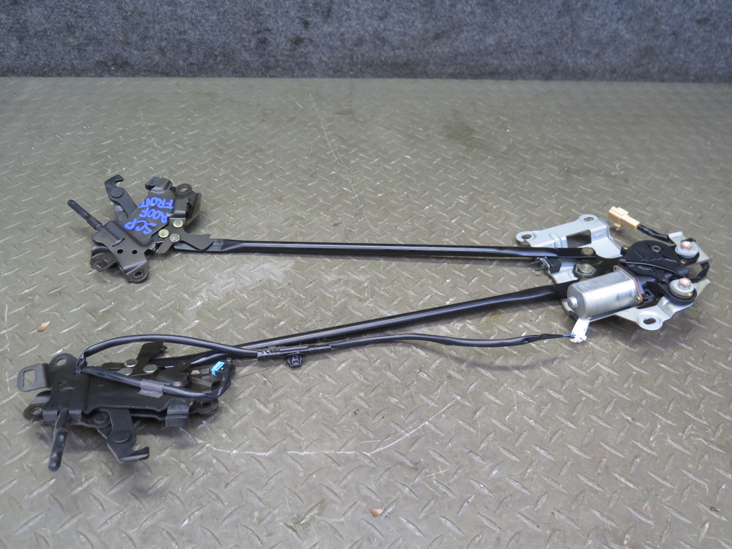 02-10 Lexus SC430 Convertible TOP Roof Lock Latch Actuators w Motor Assy OEM