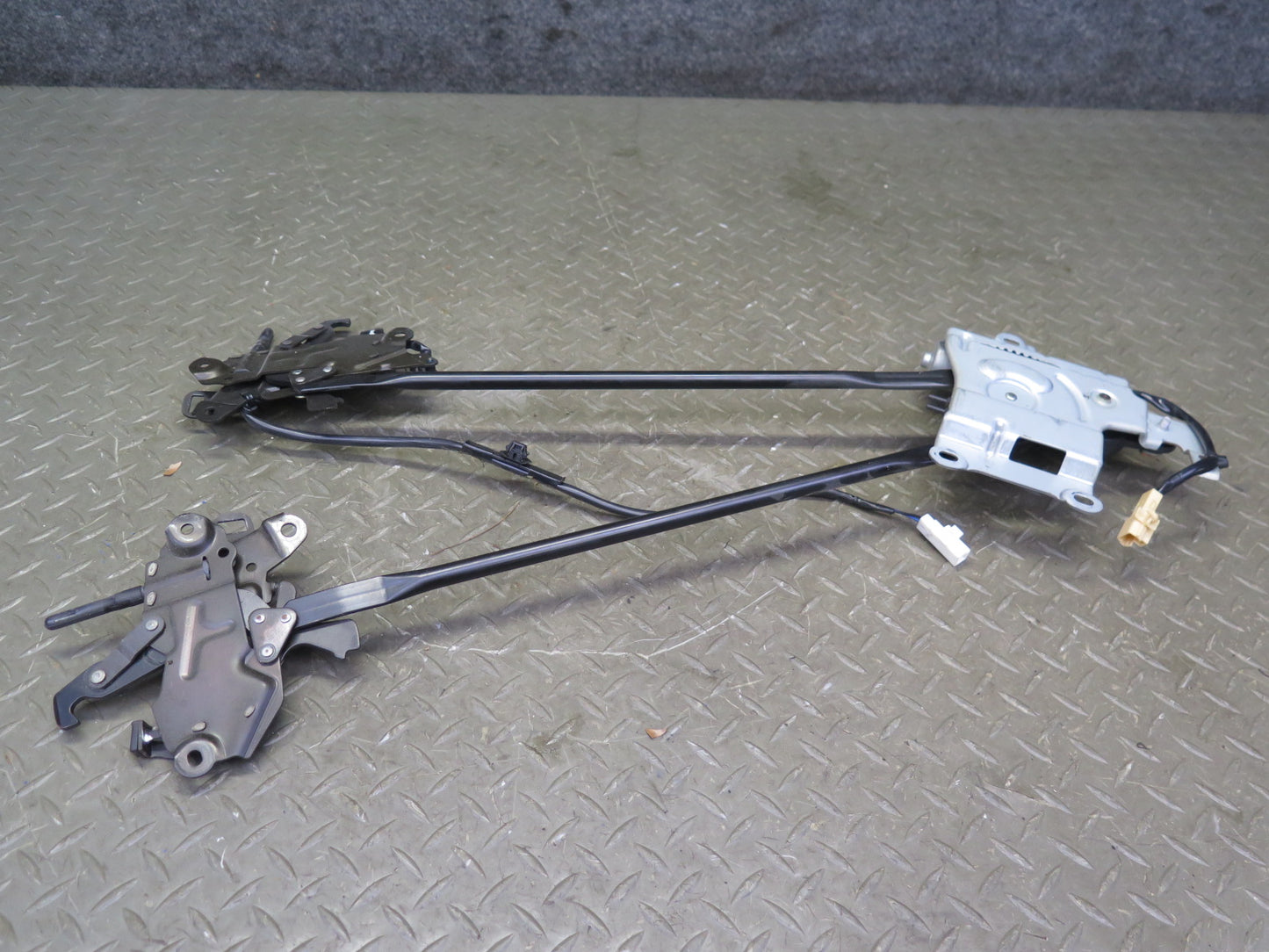 02-10 Lexus SC430 Convertible TOP Roof Lock Latch Actuators w Motor Assy OEM