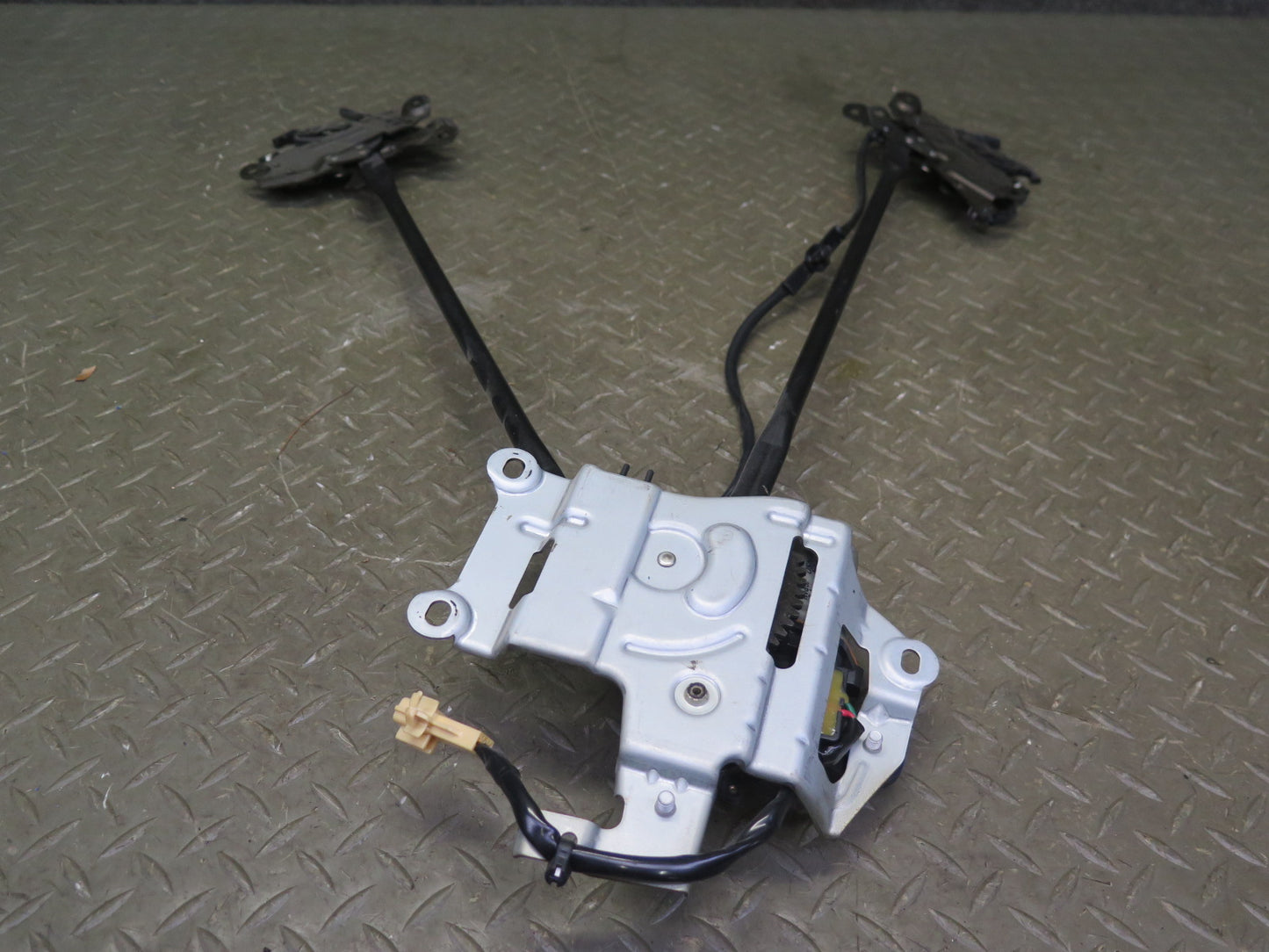 02-10 Lexus SC430 Convertible TOP Roof Lock Latch Actuators w Motor Assy OEM