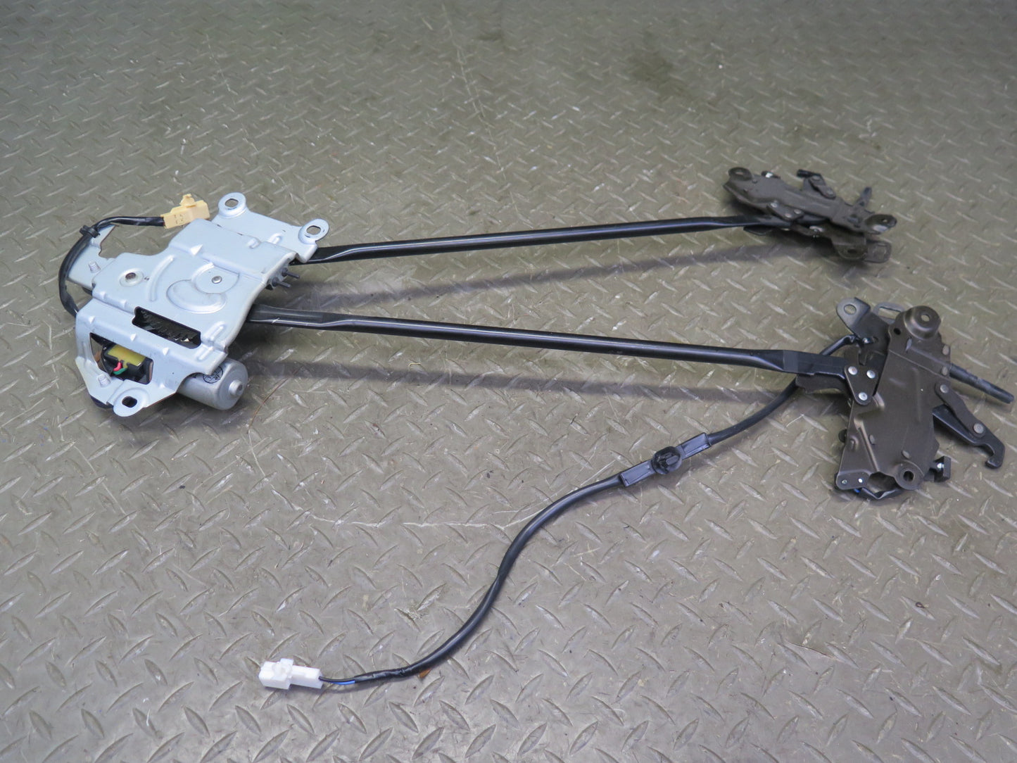 02-10 Lexus SC430 Convertible TOP Roof Lock Latch Actuators w Motor Assy OEM