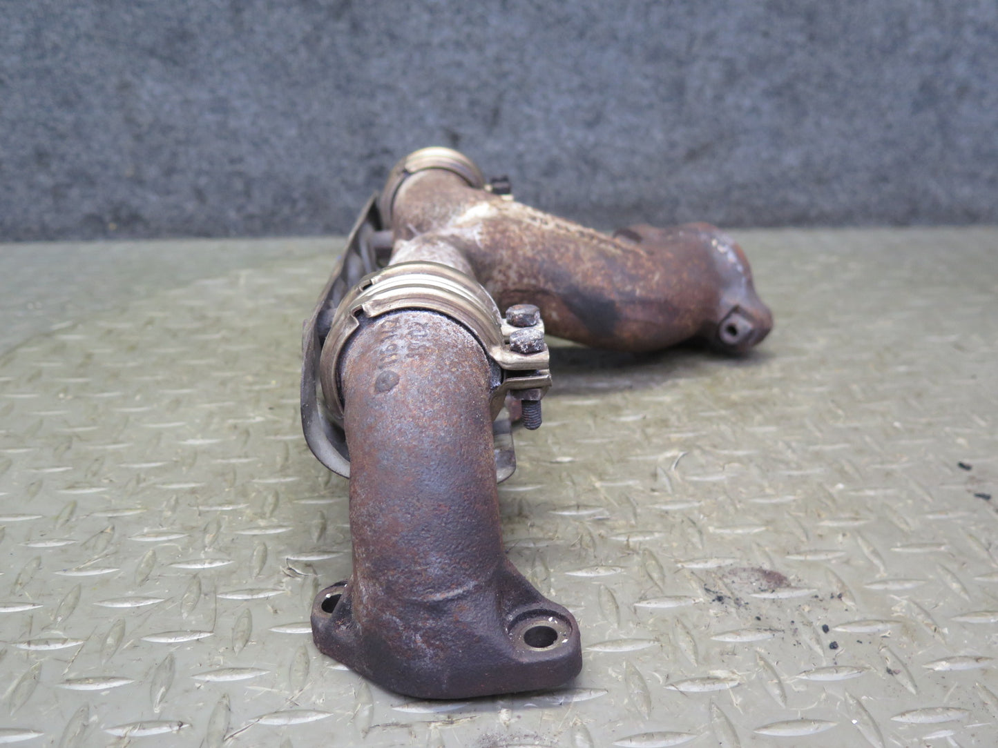 81-85 Mercedes R107 380SL M116.962 Right & Left Exhaust Manifold OEM