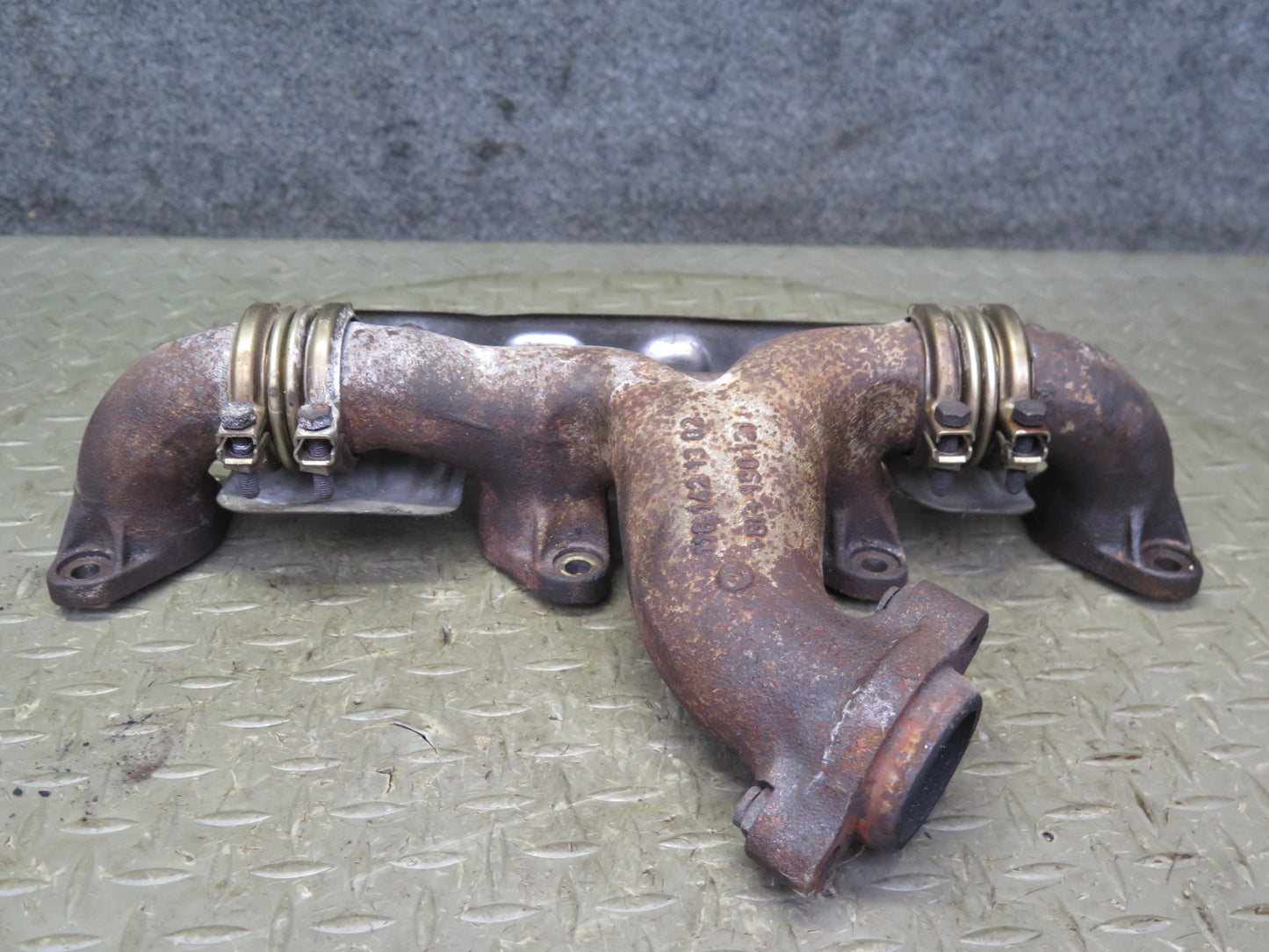 81-85 Mercedes R107 380SL M116.962 Right & Left Exhaust Manifold OEM