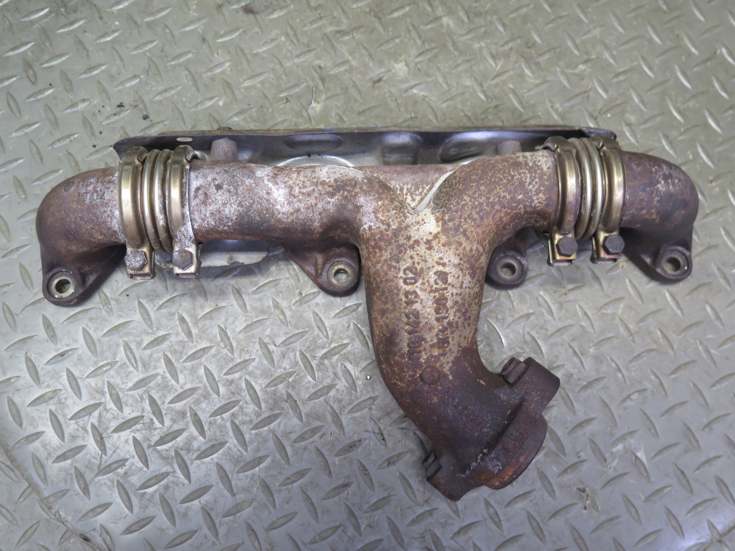 81-85 Mercedes R107 380SL M116.962 Right & Left Exhaust Manifold OEM